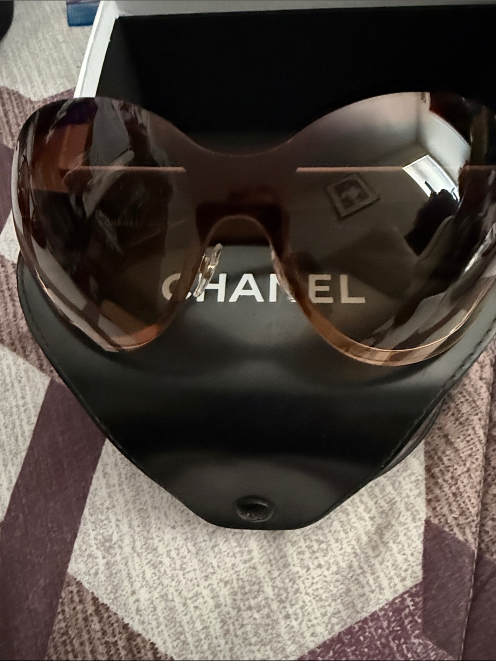 NWOT Chanel Brown quilted sunglasses